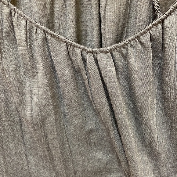 American Eagle Butterfly Embroidered Sleeve V-Neck Gray Top in X-Small - Picture 7 of 7